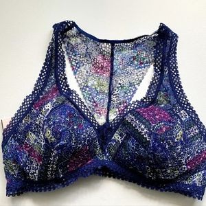 Victoria’s Secret Bra Lace Racerback Bra Wireless Lightly Lined Padded Size XS